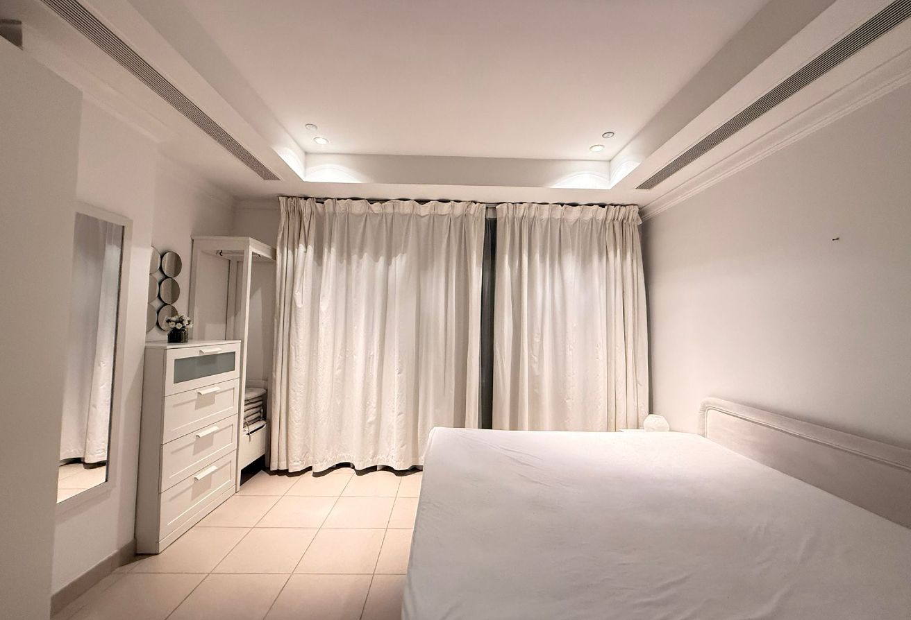 1BHK Sea View Apartment in Porto Arabia Pearl thumbnail 8