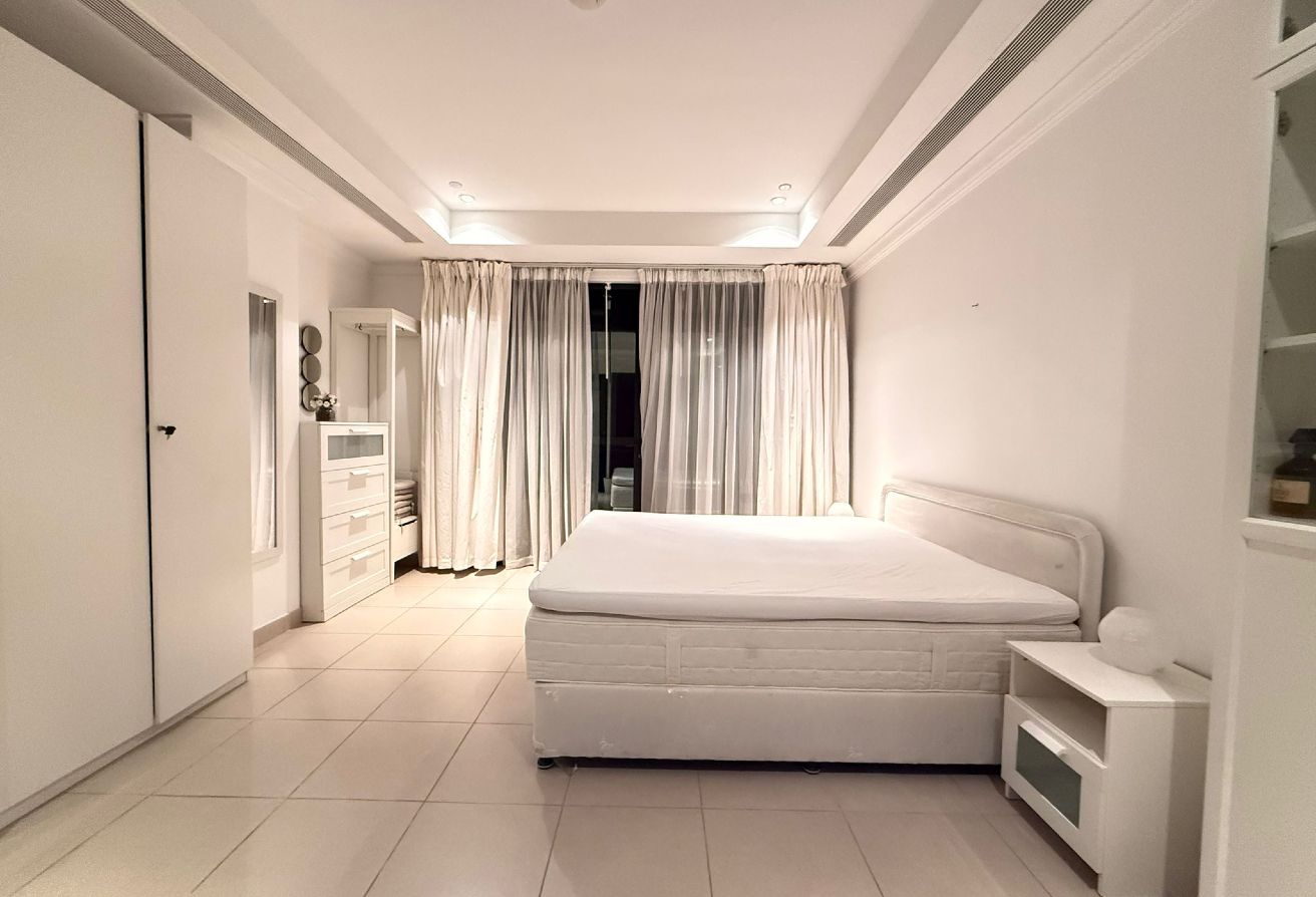 1BHK Sea View Apartment in Porto Arabia Pearl thumbnail 6