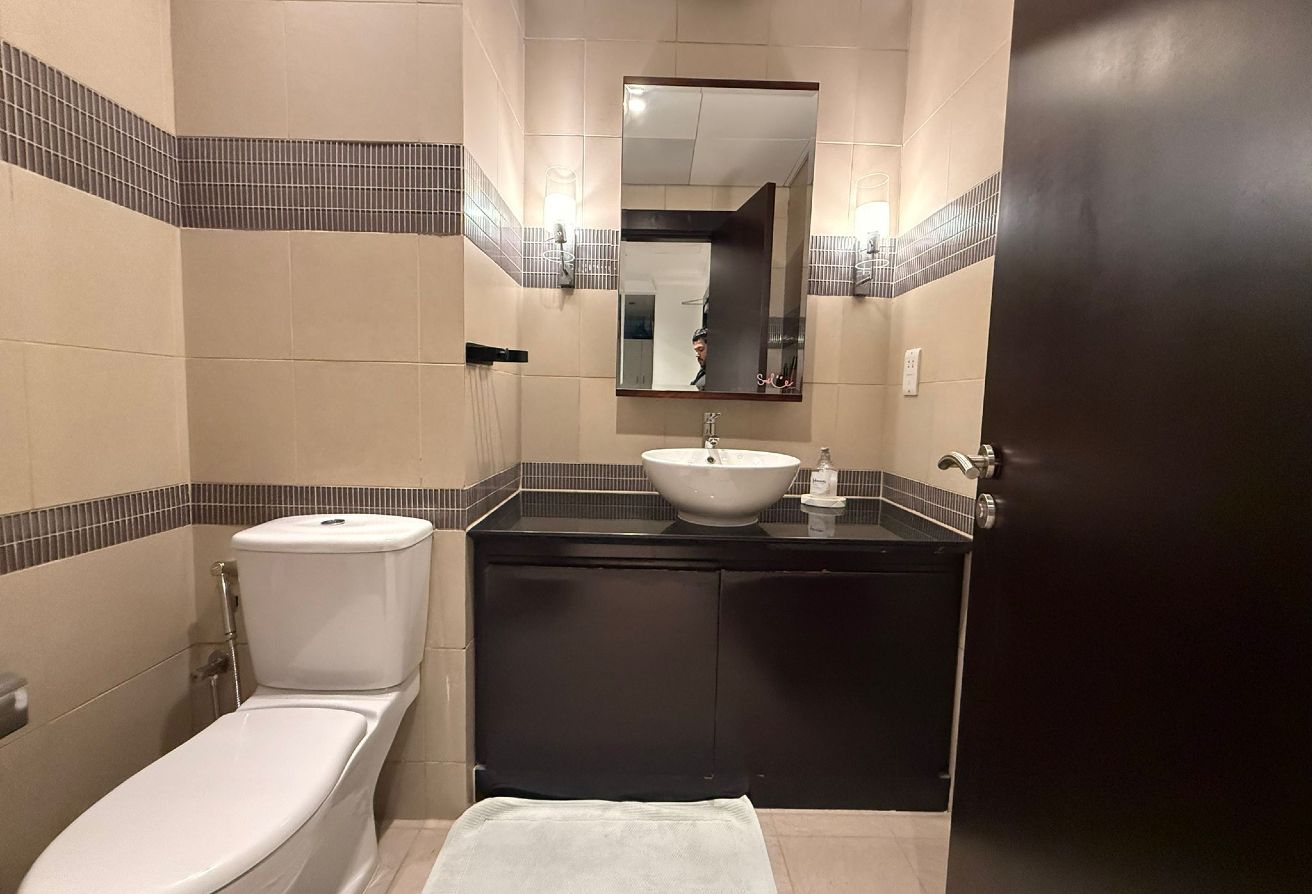 1BHK Sea View Apartment in Porto Arabia Pearl thumbnail 11