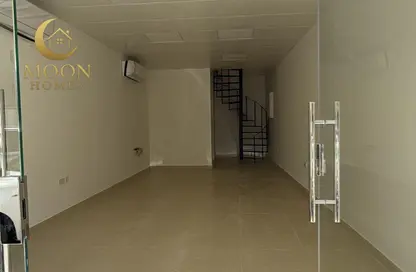 Shop - Studio - 1 Bathroom for rent in Al Mansoura - Al Mansoura - Doha