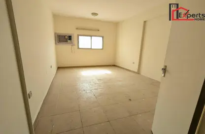 Apartment - 3 Bedrooms - 2 Bathrooms for rent in Umm Ghuwailina 4 - Umm Ghuwailina - Doha