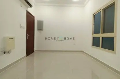 Apartment - 2 Bedrooms - 2 Bathrooms for rent in Bin Omran - Fereej Bin Omran - Doha