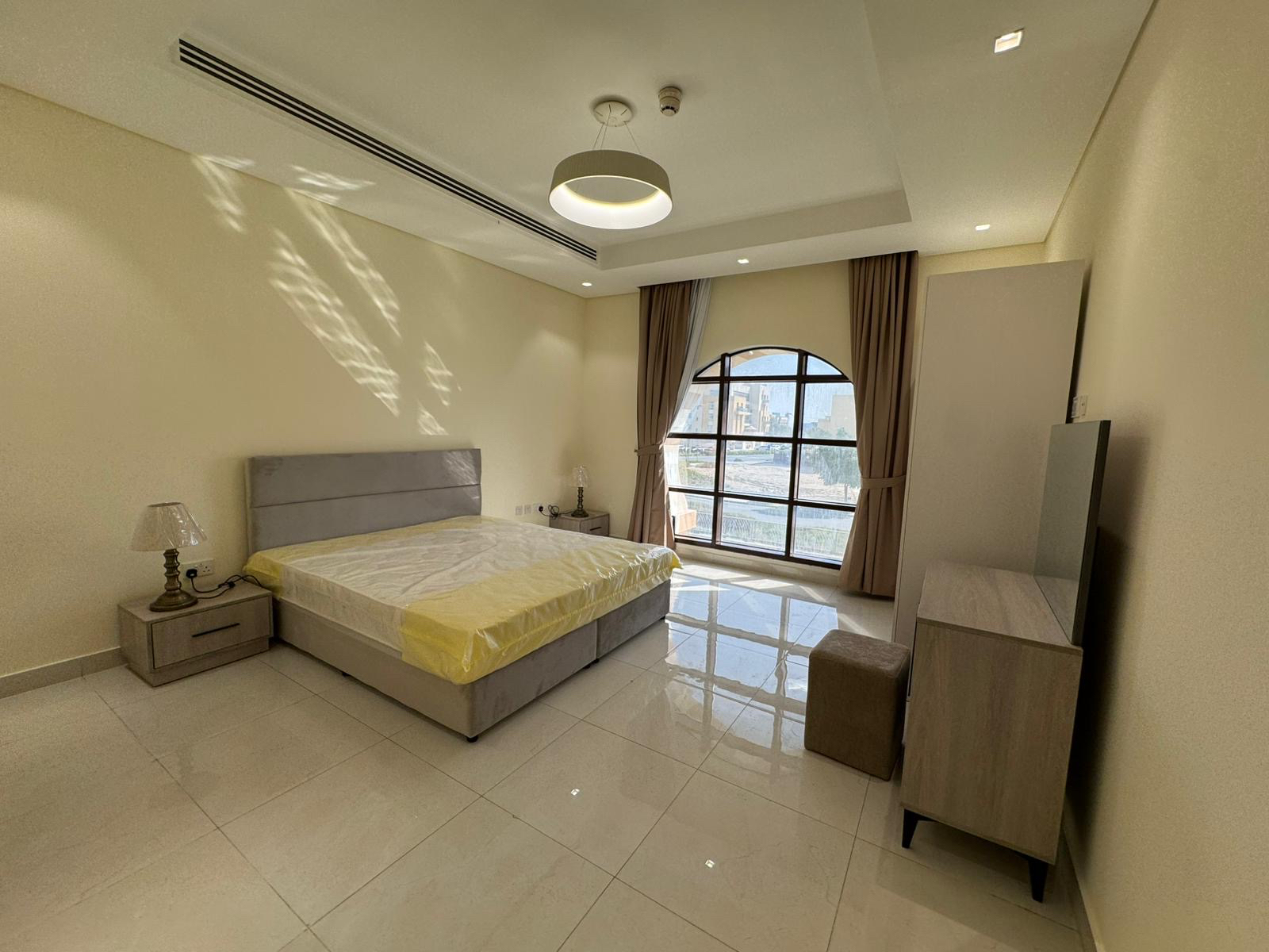 BRAND NEW 2 BEDROOM FULLY FURNISHED BIG LAYOUT thumbnail 12