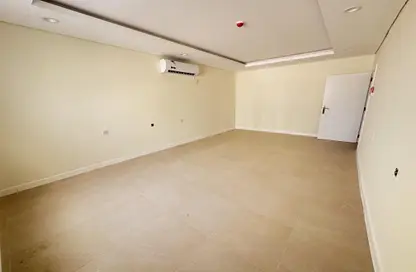 شقة - 3 غرف نوم - 3 حمامات للايجار في شقق مشيرب - مشيرب - الدوحة