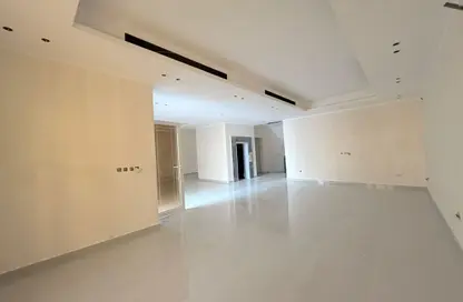 فيلا - 7 غرف نوم - 8 حمامات للبيع في إزغاوا - إزغاوا - الدوحة