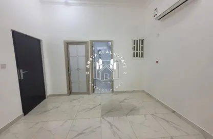 Villa - Studio - 1 Bathroom for rent in Al Aziziyah - Al Aziziyah - Doha