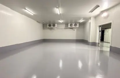 Warehouse - Studio for rent in Birkat Al Awamer - Al Wakra