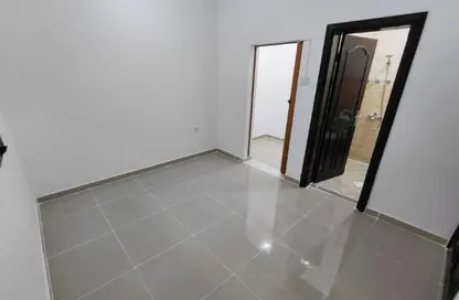شقة - 1 حمام للايجار في شارع النعيجة - غرب الهلال - الهلال - الدوحة شقة - 1 حمام للايجار في شارع النعيجة - غرب الهلال - الهلال - الدوحة