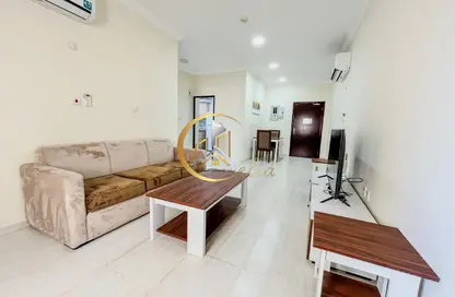Apartment - 1 Bedroom - 1 Bathroom for rent in Umm Ghwailina Comm - Umm Ghuwalina - Umm Ghuwailina - Doha