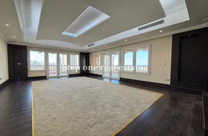 Apartment - 3 Bedrooms - 4 Bathrooms for rent in West Porto Drive - Porto Arabia - The Pearl Island - Doha