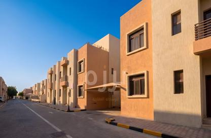 مجمع سكني - 7 غرف نوم - 7 حمامات للايجار في أبو هامور - الدوحة