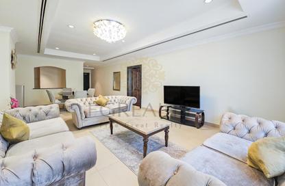 Apartment - 1 Bedroom - 2 Bathrooms for rent in West Porto Drive - Porto Arabia - The Pearl Island - Doha