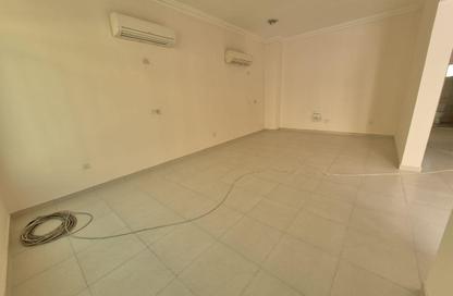 Apartment - 6 Bedrooms - 5 Bathrooms for rent in Al Kheesa - Al Kheesa - Umm Salal Mohammed Apartment - 6 Bedrooms - 5 Bathrooms for rent in Al Kheesa - Al Kheesa - Umm Salal Mohammed
