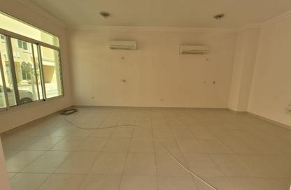 Apartment - 6 Bedrooms - 5 Bathrooms for rent in Al Kheesa - Al Kheesa - Umm Salal Mohammed Apartment - 6 Bedrooms - 5 Bathrooms for rent in Al Kheesa - Al Kheesa - Umm Salal Mohammed