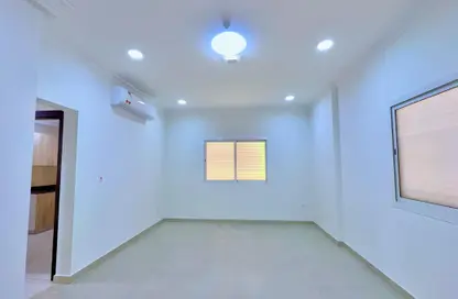 شقة - 2 غرف نوم - 2 حمامات للايجار في شارع المطار القديم - طريق المطار القديم - الدوحة