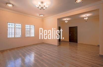 Villa - 5 Bedrooms - 6 Bathrooms for rent in Duhail Villas - Al Duhail - Doha