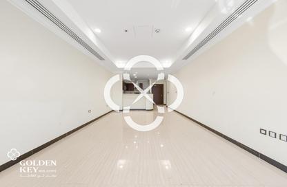 Apartment - 2 Bedrooms - 3 Bathrooms for rent in East Porto Drive - Porto Arabia - The Pearl Island - Doha