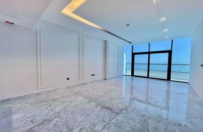 Apartment - 3 Bedrooms - 4 Bathrooms for sale in Lusail Marina Heights - Marina District - Lusail