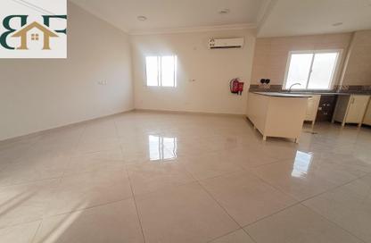 Apartment - 2 Bedrooms - 2 Bathrooms for rent in Umm Ghwailina Comm - Umm Ghuwalina - Umm Ghuwailina - Doha Apartment - 2 Bedrooms - 2 Bathrooms for rent in Umm Ghwailina Comm - Umm Ghuwalina - Umm Ghuwailina - Doha