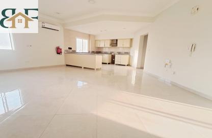 Apartment - 2 Bedrooms - 2 Bathrooms for rent in Umm Ghwailina Comm - Umm Ghuwalina - Umm Ghuwailina - Doha Apartment - 2 Bedrooms - 2 Bathrooms for rent in Umm Ghwailina Comm - Umm Ghuwalina - Umm Ghuwailina - Doha