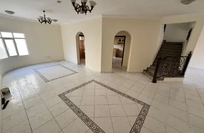 مجمع سكني - 4 غرف نوم - 4 حمامات للايجار في شارع الحضارة - الثمامة - الدوحة