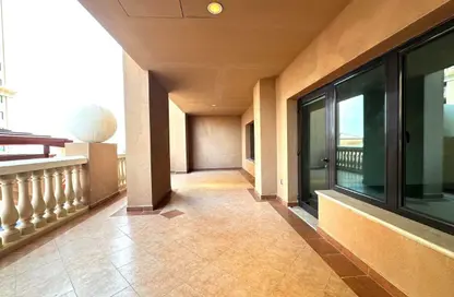 Apartment - 1 Bedroom - 2 Bathrooms for rent in East Porto Drive - Porto Arabia - The Pearl Island - Doha