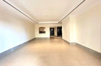 Apartment - 1 Bedroom - 2 Bathrooms for rent in East Porto Drive - Porto Arabia - The Pearl Island - Doha