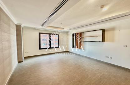 Apartment - 1 Bedroom - 2 Bathrooms for rent in Porto Arabia - The Pearl Island - Doha