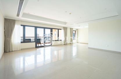 Apartment - 2 Bedrooms - 3 Bathrooms for sale in East Porto Drive - Porto Arabia - The Pearl Island - Doha