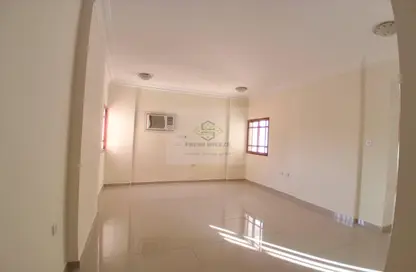 شقة - 2 غرف نوم - 2 حمامات للايجار في منتزه 7 - المنتزه - الدوحة