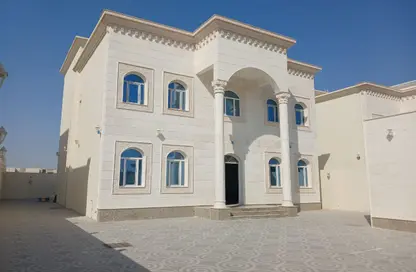 Villa - 6 Bedrooms - 5 Bathrooms for sale in Al Wukair - Al Wukair - Al Wakra