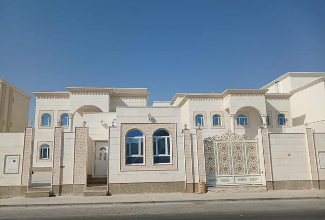 1003989 - Property Image 2