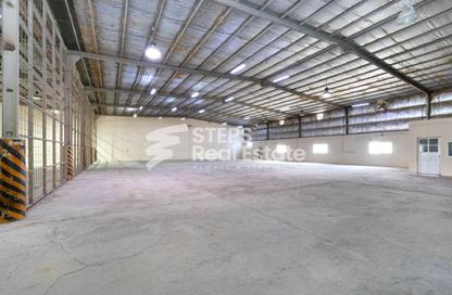 Warehouse - Studio - 7+ Bathrooms for rent in Industrial Area 1 - Industrial Area - Doha