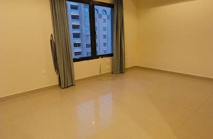 Apartment - 1 Bedroom - 2 Bathrooms for rent in West Porto Drive - Porto Arabia - The Pearl Island - Doha