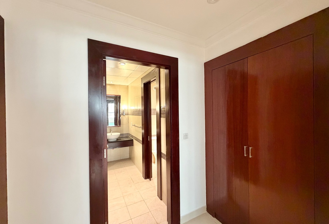 Spacious Semi-Furnished 1BHK | 110 SQM thumbnail 8