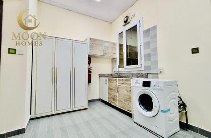 Apartment - Studio - 1 Bathroom for rent in Umm Ghuwailina 4 - Umm Ghuwailina - Doha