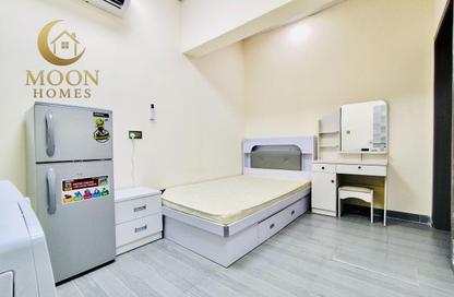 Apartment - Studio - 1 Bathroom for rent in Umm Ghuwailina 4 - Umm Ghuwailina - Doha