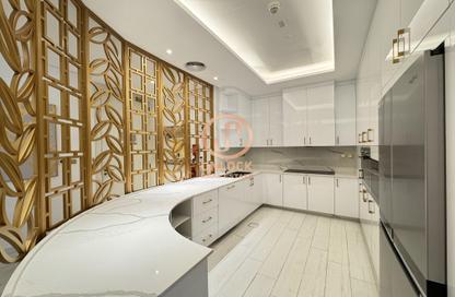 Apartment - 2 Bedrooms - 3 Bathrooms for rent in Floresta Gardens - Floresta Gardens - The Pearl Island - Doha