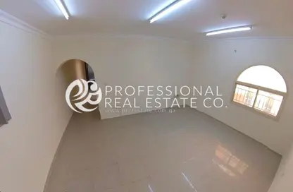 Apartment - 2 Bedrooms - 2 Bathrooms for rent in Hadramout Street - Doha Al Jadeed - Doha Apartment - 2 Bedrooms - 2 Bathrooms for rent in Hadramout Street - Doha Al Jadeed - Doha