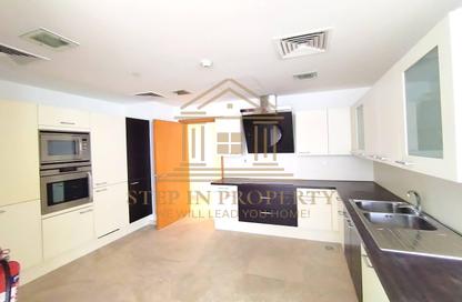 Apartment - 3 Bedrooms - 4 Bathrooms for rent in West Bay Tower - West Bay - West Bay - Doha
