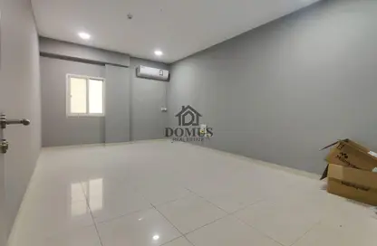 شقة - 3 غرف نوم - 3 حمامات للايجار في شارع انس - فريج بن محمود الشمالي - فريج بن محمود - الدوحة