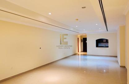 Apartment - Studio - 2 Bathrooms for rent in West Porto Drive - Porto Arabia - The Pearl Island - Doha