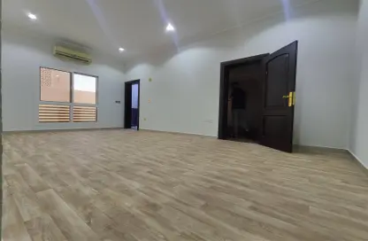 Apartment - 1 Bedroom - 1 Bathroom for rent in Izghawa - Izghawa - Doha