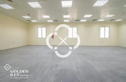 Office Space - Studio - 2 Bathrooms for rent in Hiteen Street - Al Muntazah - Doha