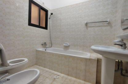 Apartment - 2 Bedrooms - 2 Bathrooms for rent in New Salata - Salata - Doha