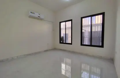 شقة - 2 غرف نوم - 2 حمامات للايجار في سلاطة الجديدة - سلاطة - الدوحة