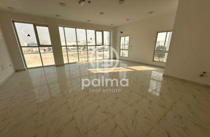 Show Room - Studio - 7+ Bathrooms for rent in East Industrial Street - Birkat Al Awamer - Al Wakra