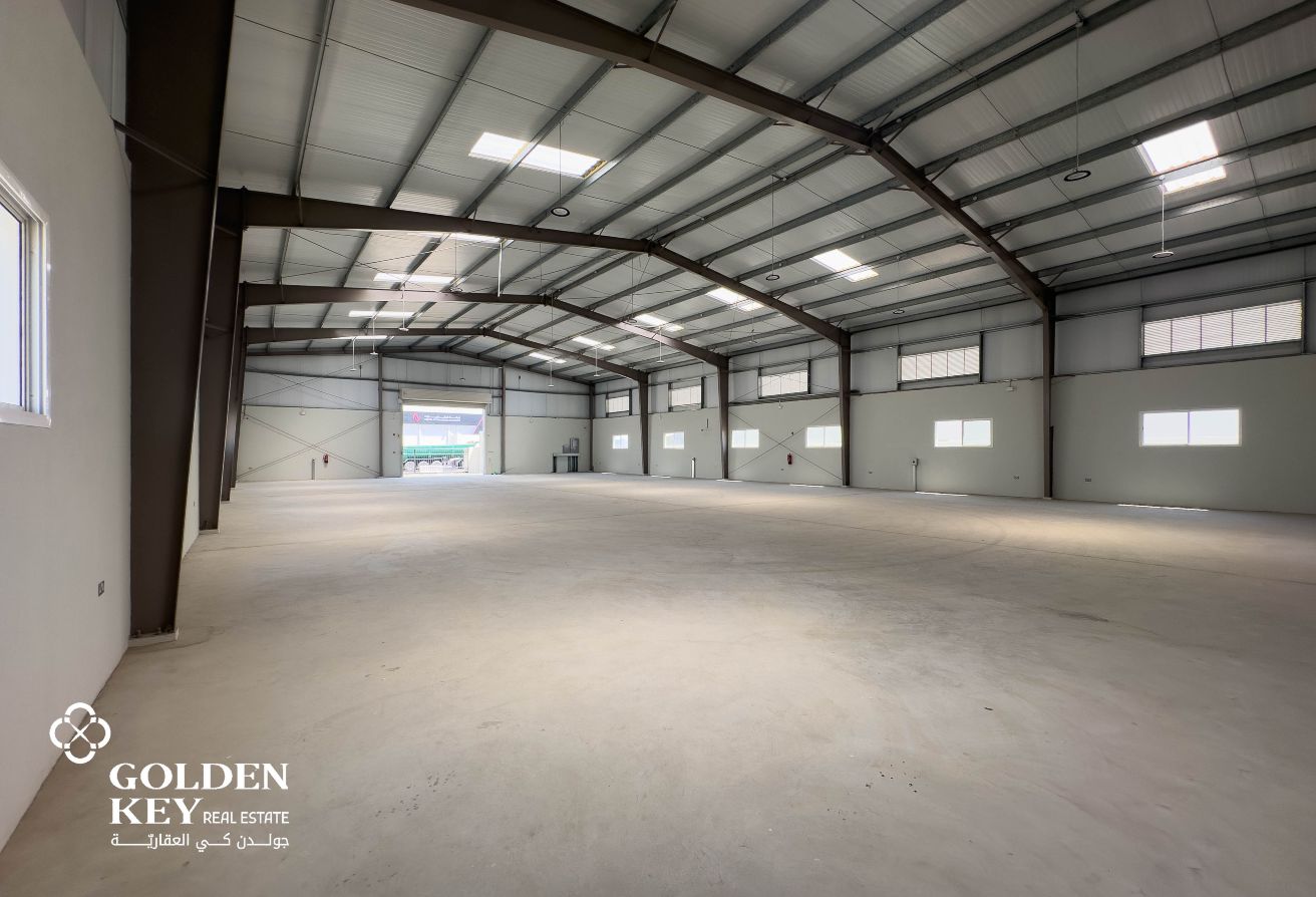 Brand New Garage Available for Lease in Industrial