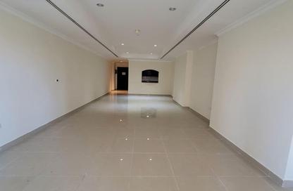 Apartment - Studio - 1 Bathroom for rent in Porto Arabia - The Pearl Island - Doha