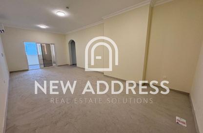 Apartment - 3 Bedrooms - 2 Bathrooms for rent in Fereej Bin Mahmoud - Doha Apartment - 3 Bedrooms - 2 Bathrooms for rent in Fereej Bin Mahmoud - Doha